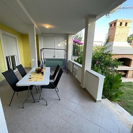 Apartment Holiday Zadar Exteriör bild