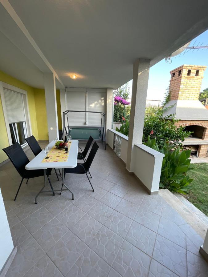 Apartment Holiday Zadar Exteriör bild